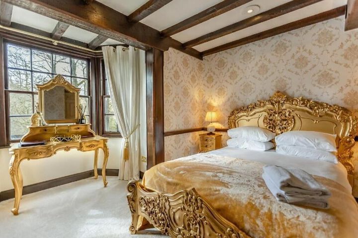 Room 6 of 39