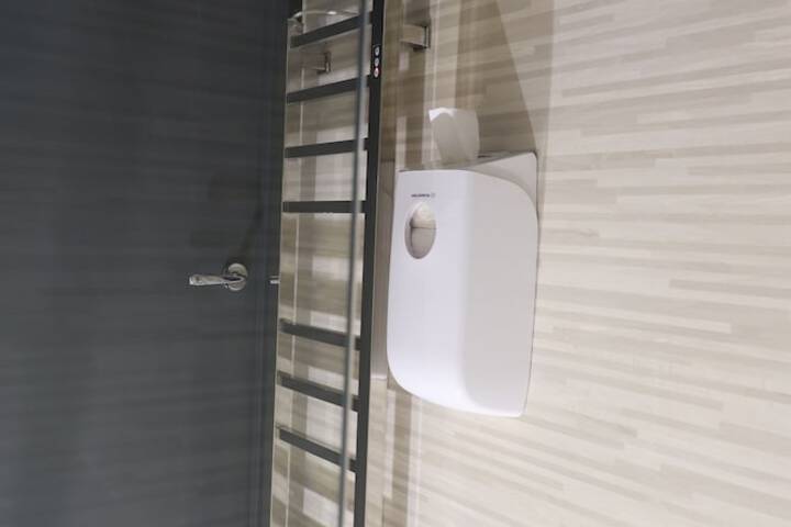 Room 18 of 63