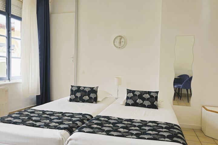Room 8 of 26