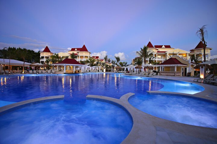 Hotel Pool