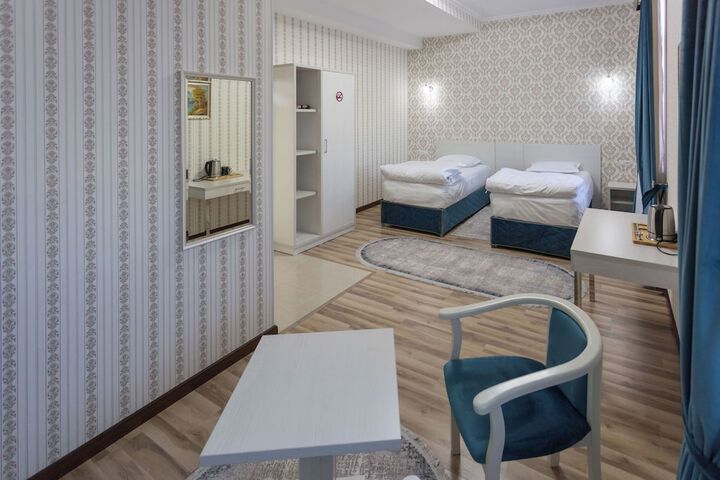 Room 9 of 25