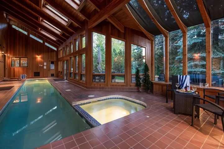Pool 13 of 23