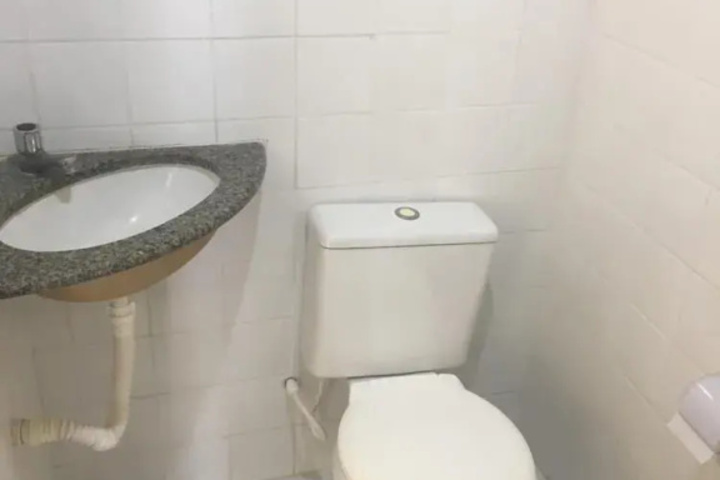 Room 8 of 19