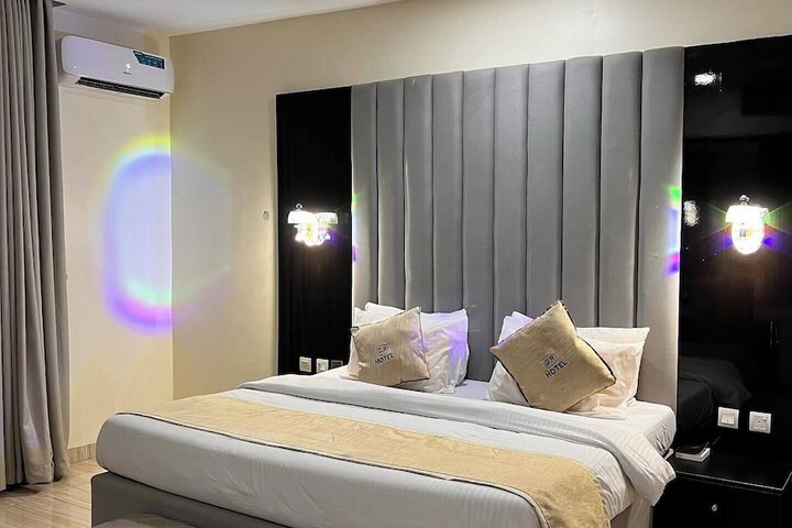 Gold Rhino Hotel