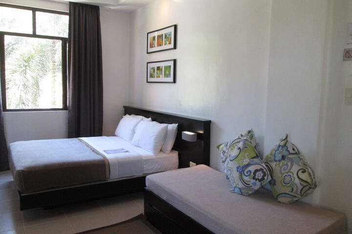 Room 7 of 80
