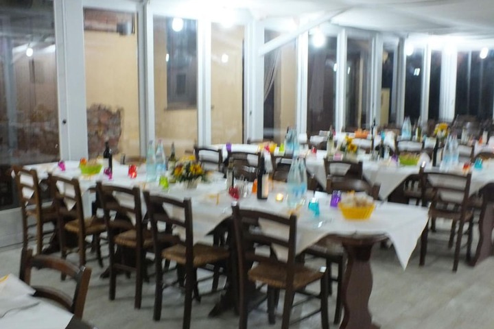 Dining 18 of 29
