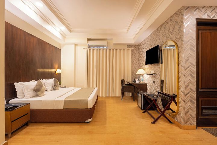 Room 2 of 60