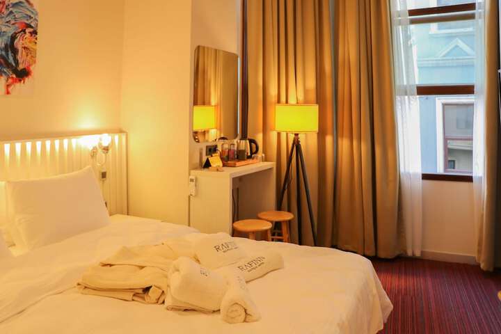 Room 8 of 47