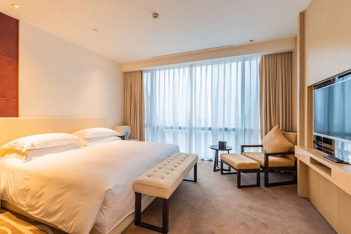 Room 14 of 52