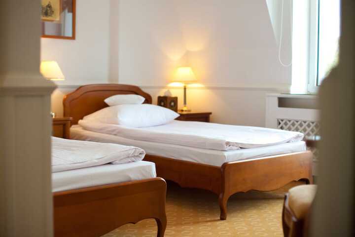 Room 3 of 35