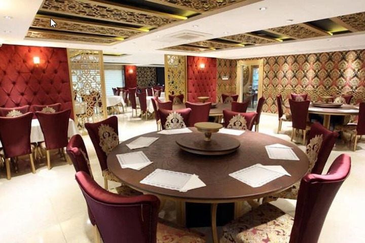 Dining 13 of 15