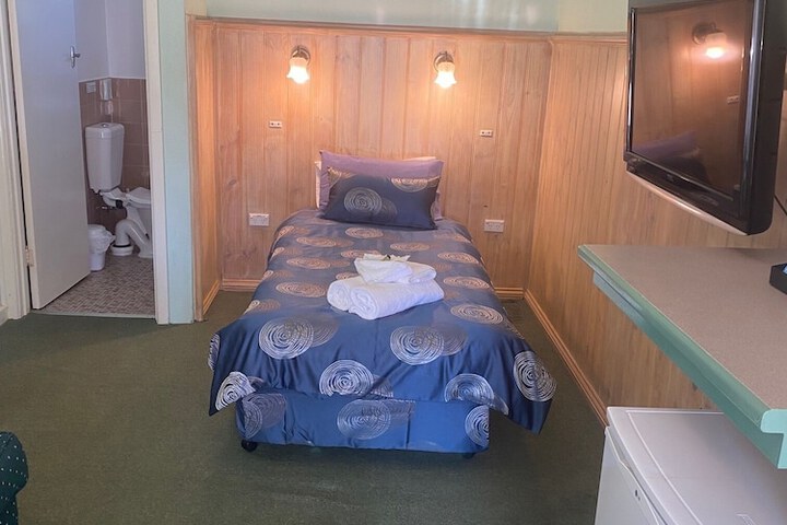 Room 19 of 48