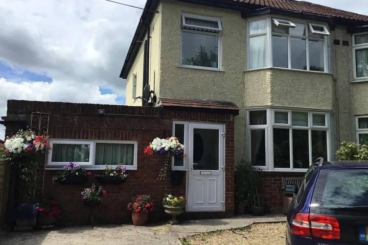 House With 4 Bedrooms in Warminster With Enclosed Garden and Wifi