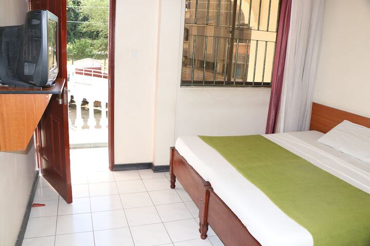 Room 25 of 53