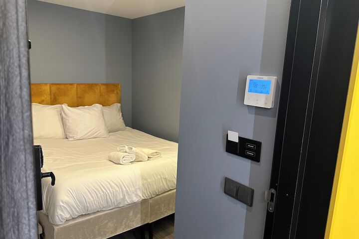 Room 10 of 49