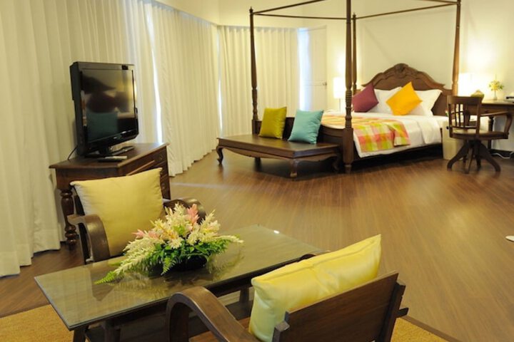 Room 34 of 104