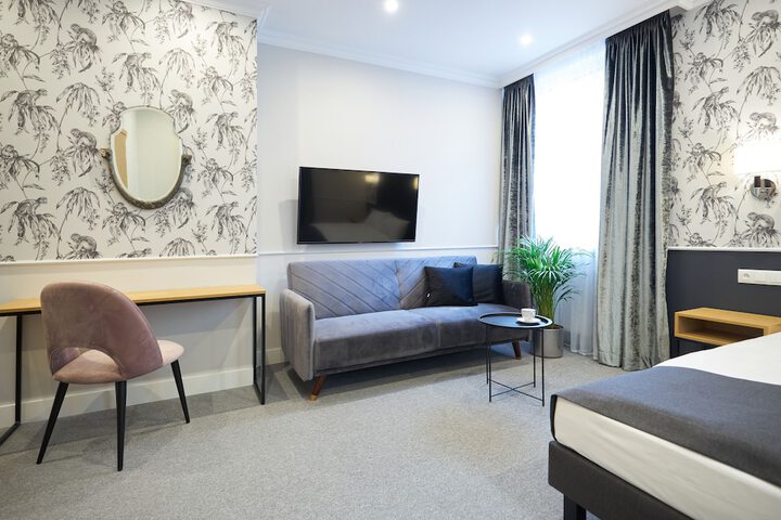 Room 46 of 73