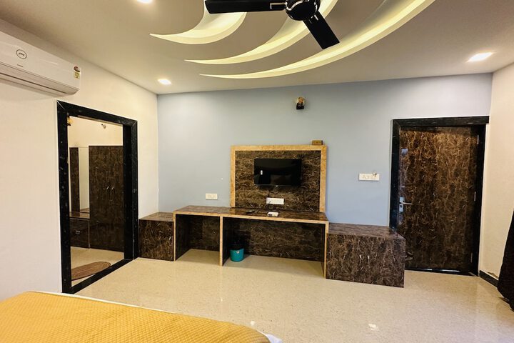 Room 9 of 46