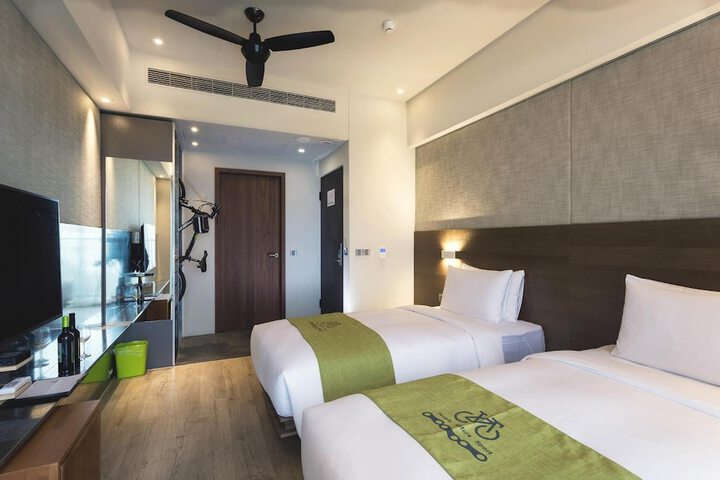 Room 9 of 45