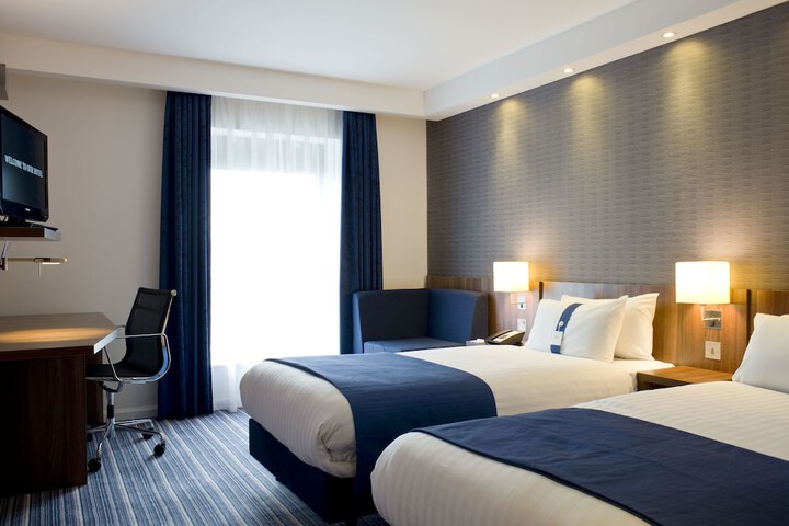 Room 4 of 44