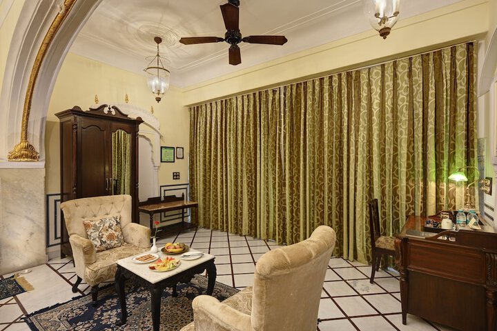 Room 12 of 84