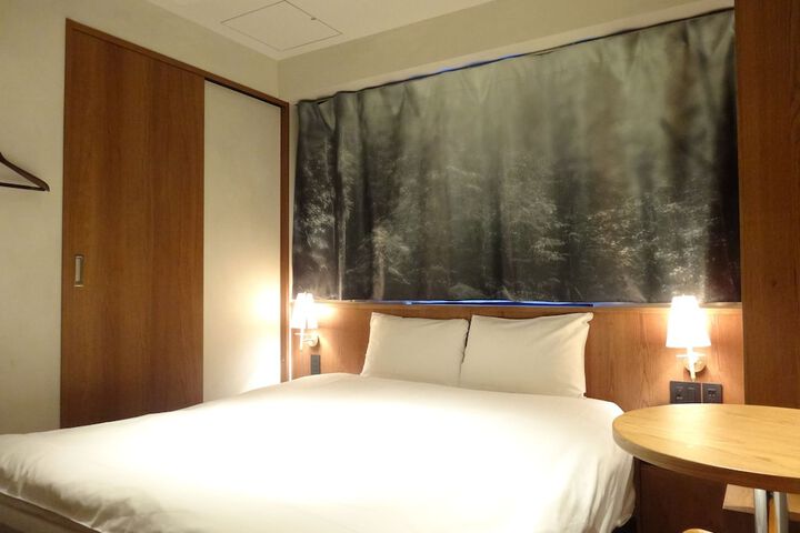 Room 6 of 31
