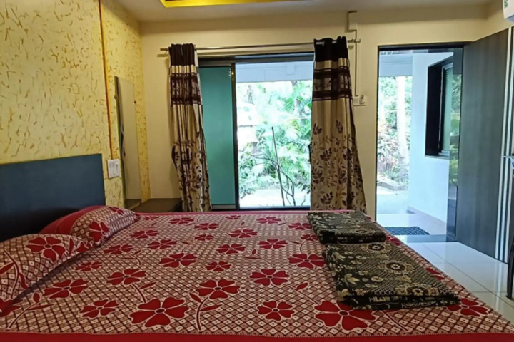 Room 3 of 10