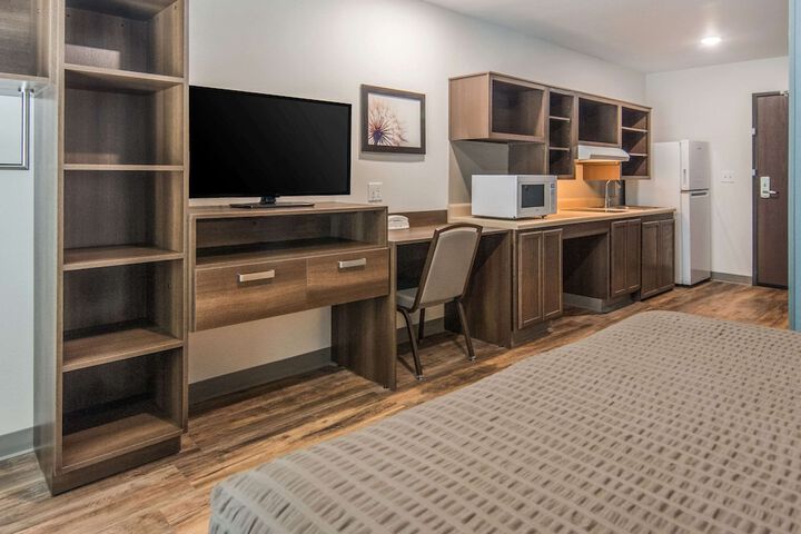 1 Queen Bed (14 of 22)