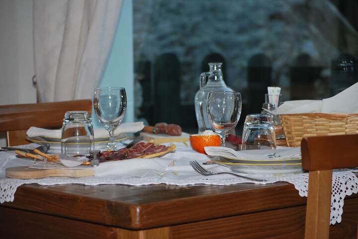 Dining 22 of 43