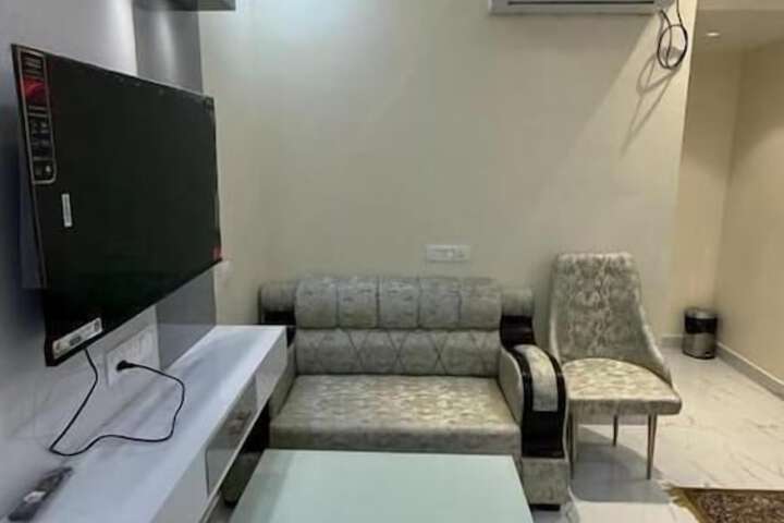 Room 26 of 40
