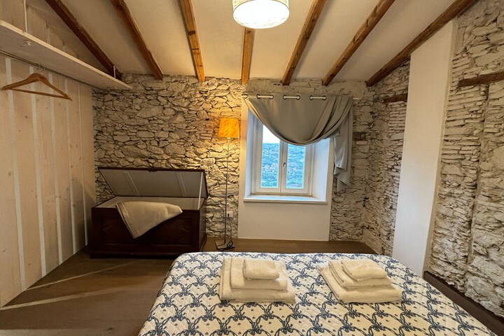 Room 30 of 93