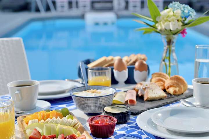 Breakfast/Coffee Service 83 of 102