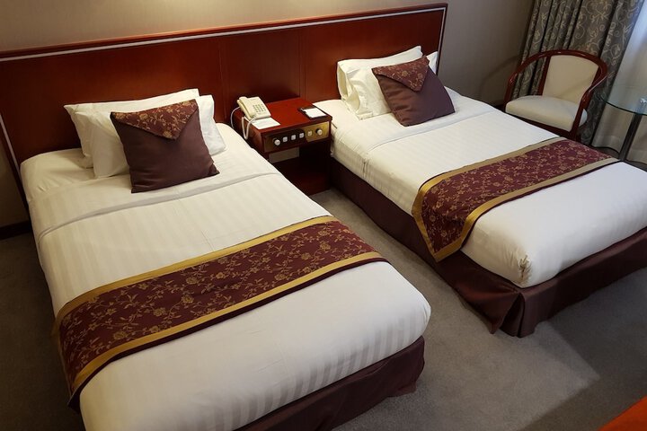 Room 4 of 41
