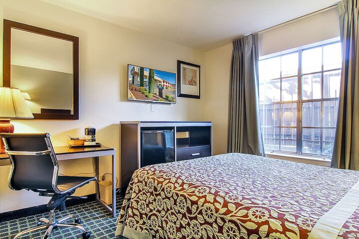 2 Queen Beds (4 of 24)