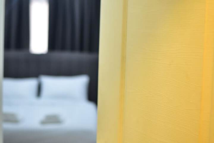 Room 4 of 12