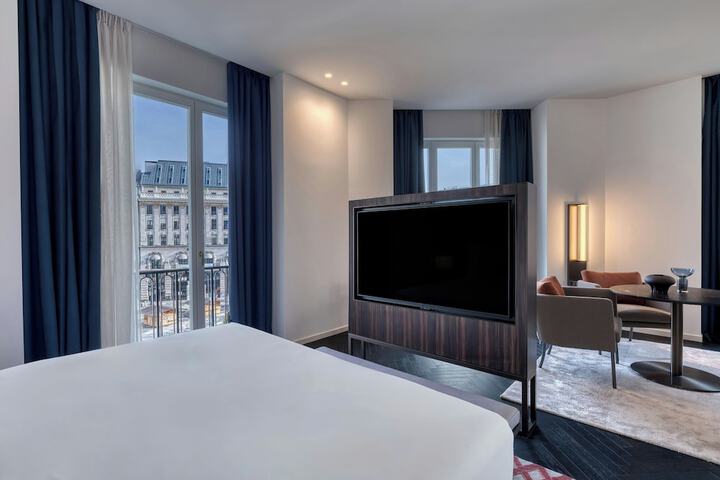 Room 29 of 157