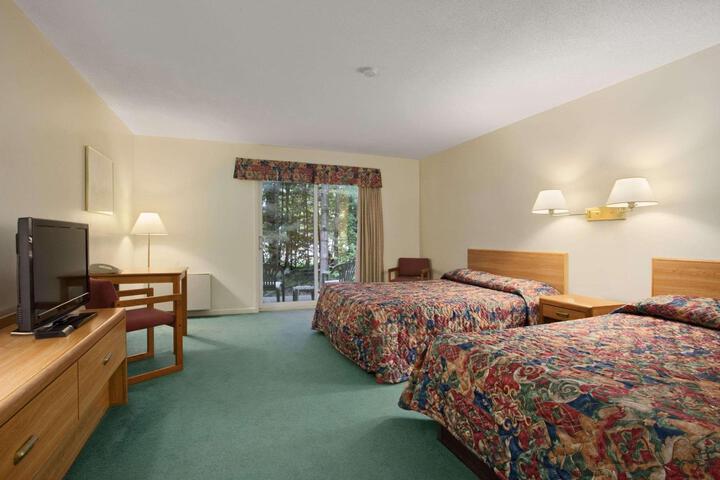 1 King Bed (1 of 7)