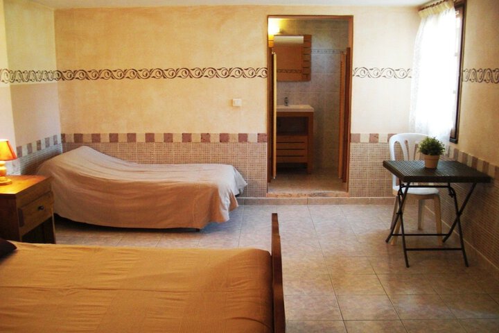 Room 3 of 70