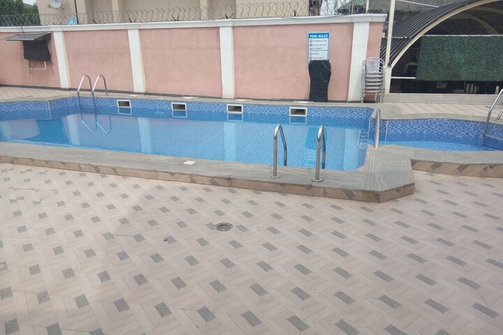 Pool 19 of 26