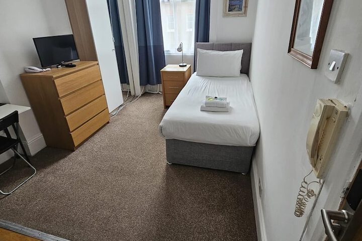 Room 190 of 371