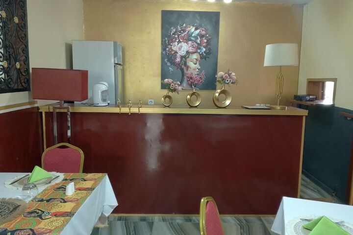 Dining 37 of 58