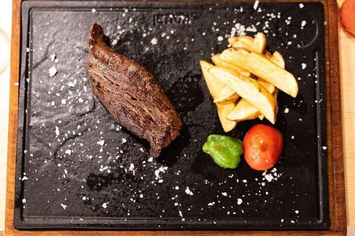 Dining 42 of 76