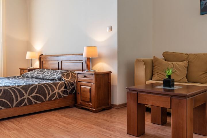 Room 33 of 209