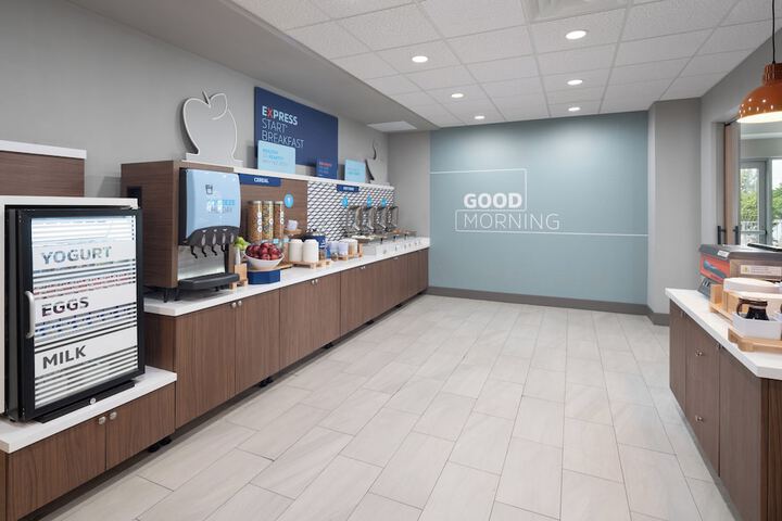 Breakfast/Coffee Service 41 of 50