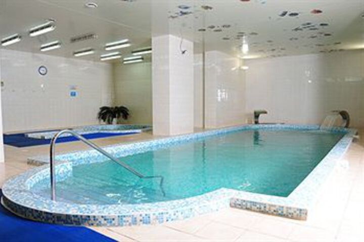 Pool 25 of 38