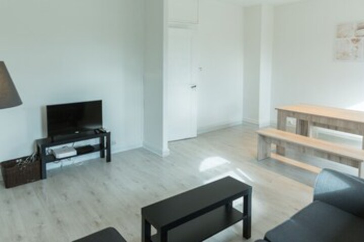 Room 12 of 18