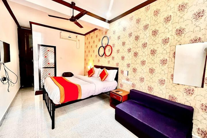 Room 5 of 20