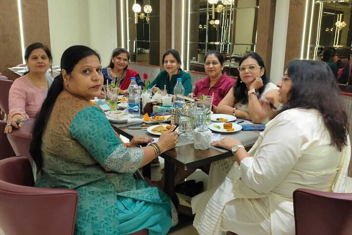 Dining 49 of 72