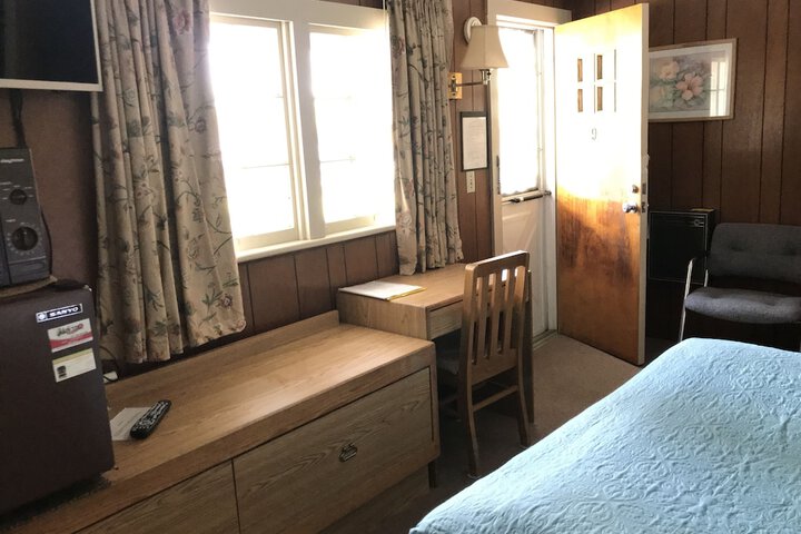 Room 13 of 61
