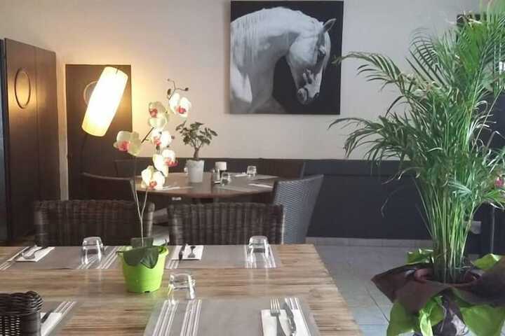 Dining 38 of 72